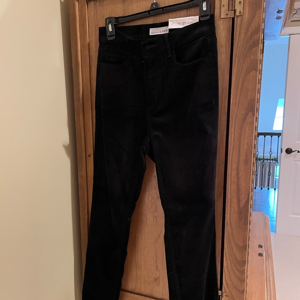 New with tags LOFT velvet pants. Size 4